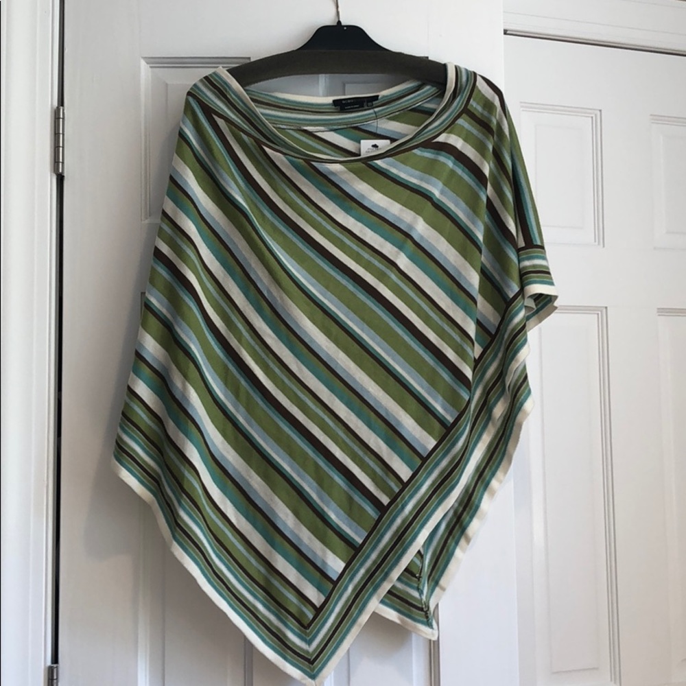 BCBG poncho